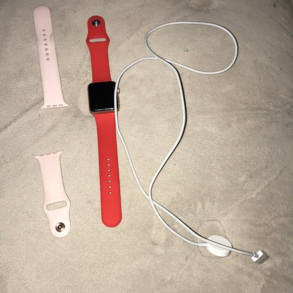 Apple Watch Series 3 - Picture 2 of 3
